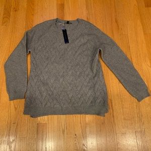 Woman’s Heather Gray Sweater by Cyrus